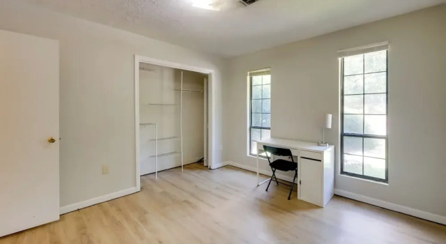 3 Mi to Afb: Wfh-friendly Hub in Warner Robins!, Boek Appartement Hotels in Georgia met parkeren, Parkeren