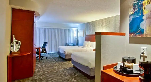 Четырёхместный люкс Courtyard by Marriott Clarksville