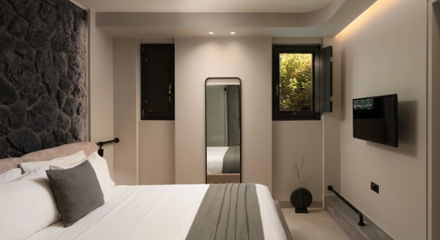Apikia Santorini Suites - Adults Only