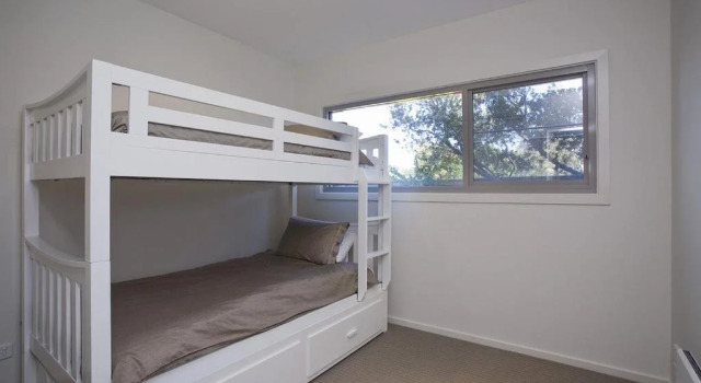 Esplanade Absolute Beach Frontage 12-20, Book Apartment Torquay 