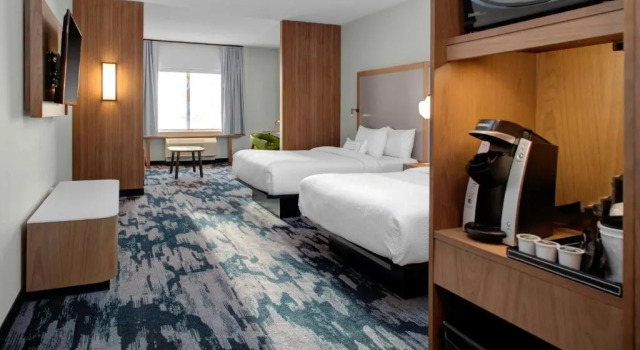 Четырёхместный номер Deluxe Fairfield Inn & Suites by Marriott Roanoke Salem