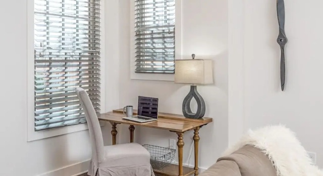 Nashville Townhouse Unit B Townhouse, Забронировать Дом для отпуска Коттеджи Нэшвилл, рядом с Пивоваренная компания Yazoo, Коттедж