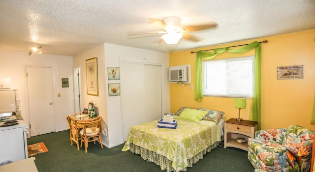 5583 Estero Villa 4 Shell Shack, Забронировать Вилла Отели Fort Myers Area с парковкой, Парковка