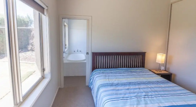 Golfers Paradise (18th Tee) - 52 Huntingdale Drive, Book Hotel Normanville South Australia