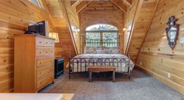 Moonlight Theater Lodge