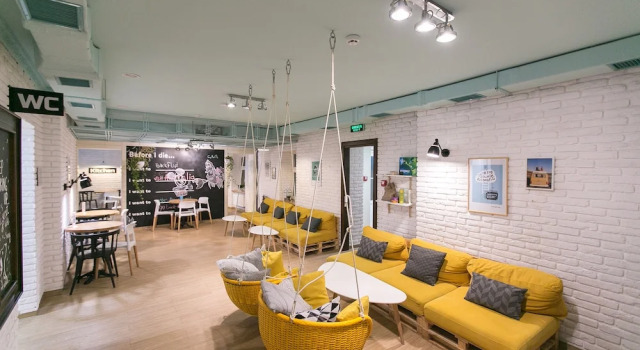 DREAM Hostel Lviv, Забронировать Хостел Отели Львова с завтраком, рядом с Галерея Времена года, Завтраки