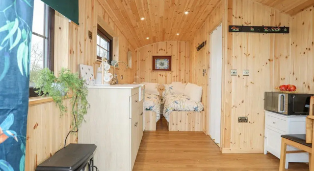 Tal Sarn Shepherd Hut, Book Feriehus Dwyran Anglesey
