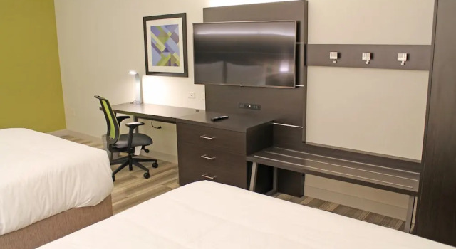 Четырёхместный люкс c 1 комнатой Holiday Inn Express & Suites St. Louis South - I-55 by IHG