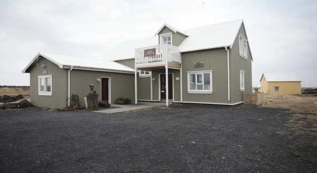 Steinar Guesthouse