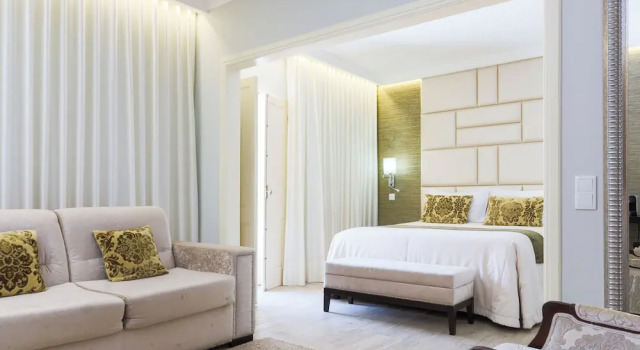 Четырёхместный номер Standard Josefa D`Obidos Hotel