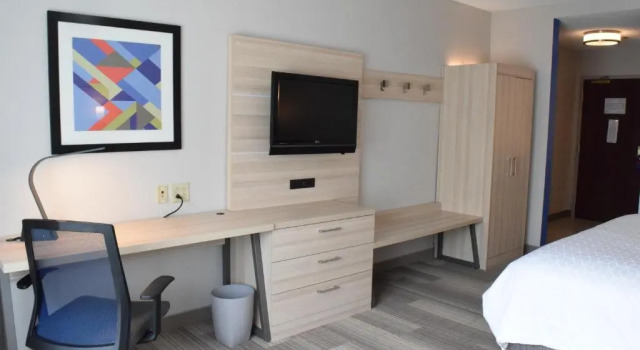 Run of House Holiday Inn Express Hotel & Suites Rochester Webster by IHG