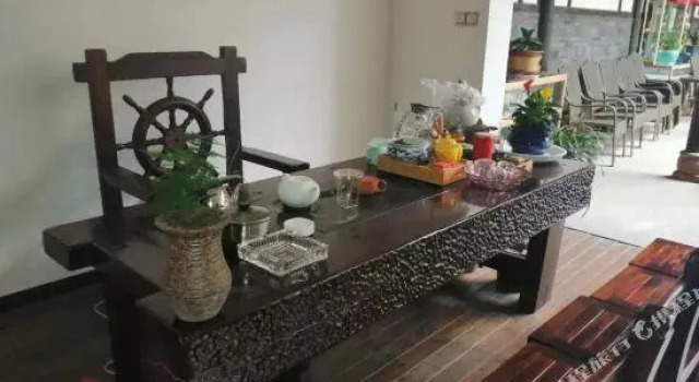 Xiju Bieyuan Boutique Holiday Hotel