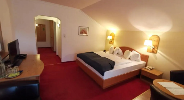 Номер Superior Hotel Kärntnerhof & Suiten 3-Stern Superior