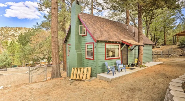 Wrightwood Cabin w/ Cozy Interior!, Book Feriehus Wrightwood Californien