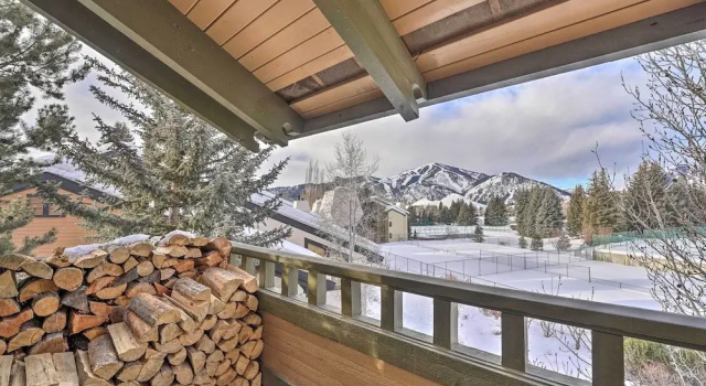Апартаменты с 4 комнатами с балконом Sun Valley Resort Getaway < 2 Mi to Ski Lifts