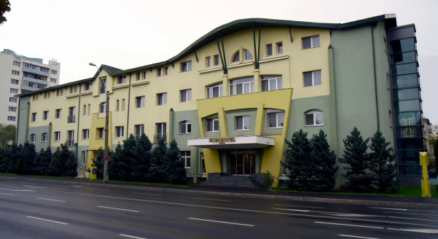 Best Western Eurohotel, Varaa Hotelli Hotellit Carpathians - Romania uima-altaalla, Uima-allas