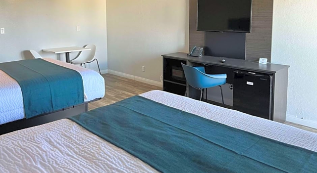 Четырёхместный номер Standard Motel 6 Las Vegas NV Downtown Fremont St