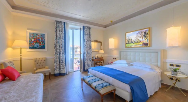 Двухместный номер Deluxe с балконом Hotel Kraft