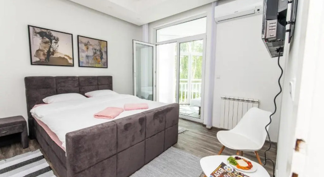 Modern Apartment in the Heart of the City Center!