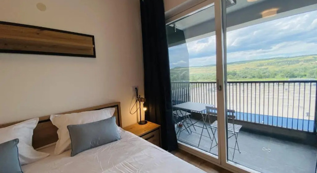 Deluxe Apartment with balcony and private parking in Colvmna Residence, Varaa Huoneisto Cluj-Napoca 