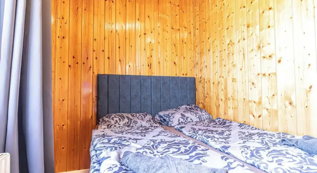 Stylish 3BR Apt Outdoor Space Sleeps 8