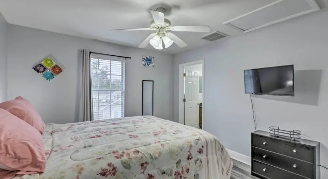 Апартаменты Tidy Tallahassee Townhome ~ 7 Mi to Downtown!