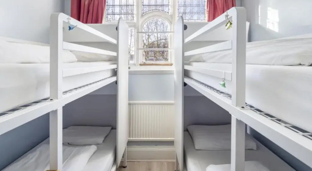 Кровать в общем номере (женский номер) с 2 комнатами Astor Hyde Park Hostel
