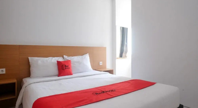 Suite RedDoorz Apartment near Exit Toll Colomadu