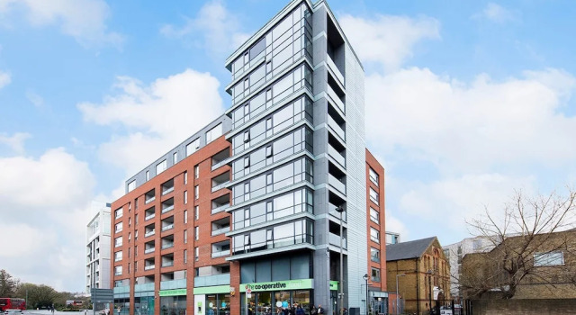Contemporary 2br Apartment in East Putney