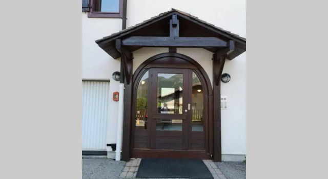 Bright refurbished apartment - Central Les Houches, Prenota Appartamento Hotel a Alvernia con parcheggio, Parcheggio