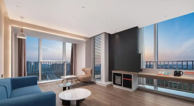 Люкс Holiday Inn Express Taizhou Toumen Port by IHG