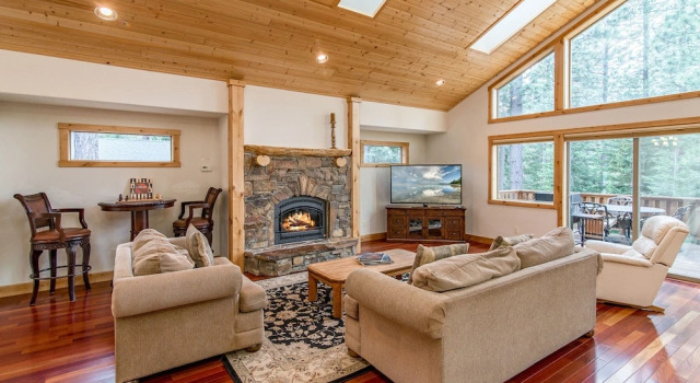 1841 Osage Cir Home by RedAwning, Забронировать Дом для отпуска Меверс South Lake Tahoe Area