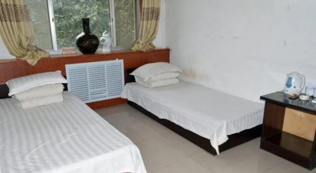 Xinhua Hotel, Book Hotel Xinhua 