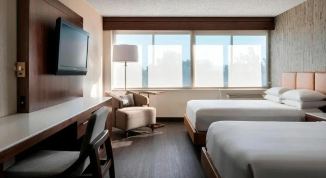Четырёхместный номер Standard Fullerton Marriott at California State University