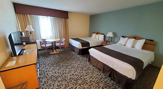 Четырёхместный номер Standard Groton Inn & Suites