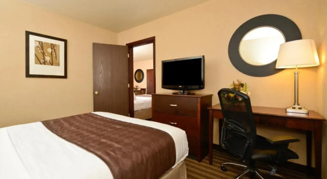 Трёхместный номер Standard Yellowstone West Gate Hotel
