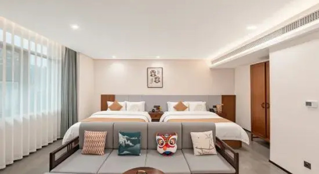 Люкс Nanhuali Hotel (Phoenix Ancient City Nanhuali Tourist Center Store)