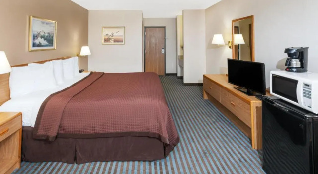 Номер Standard Days Inn by Wyndham Charleston