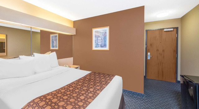 Двухместный номер Standard Microtel Inn and Suites Independence