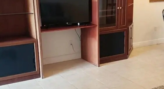 Beautiful Ocean Side Studio With Kitchenette, 10 min From South Beach, Varaa Huoneisto Hotellit Miami Beach uima-altaalla, Uima-allas