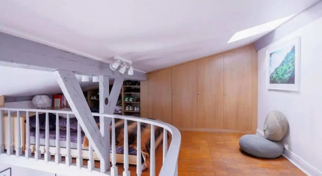 Historic Latin Quarter Loft for up to 4 Guests!, Забронировать Отель Париж Иль-де-Франс, рядом с Лувр — Риволи