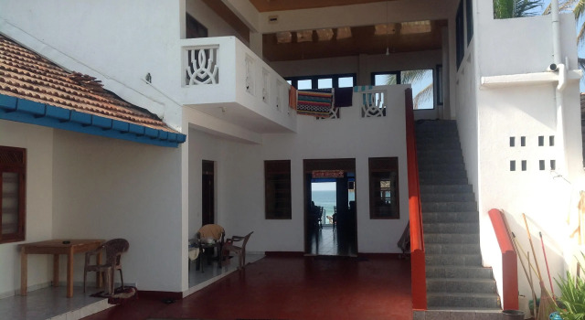 Buddes Beach Restaurant & Guesthouse, Забронировать Отель Недорогие отели Хиккадува, рядом с Пляж Хиккадувы, недорого