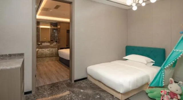 Люкс Fengbang Hotel (Kunming University Town South Metro Station)