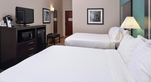 Holiday Inn Express & Suites North Lima by IHG, Rezerwuj Hotel North Lima 