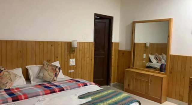 Hotel Aman Palace Kasol, Забронировать Отель Отели Касоль с парковкой, Парковка