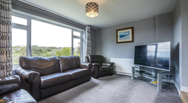 Little Hill - 3 Bedroom Bungalow - Wisemans Bridge, Book Hotel Wiseman's Bridge Glamorgan