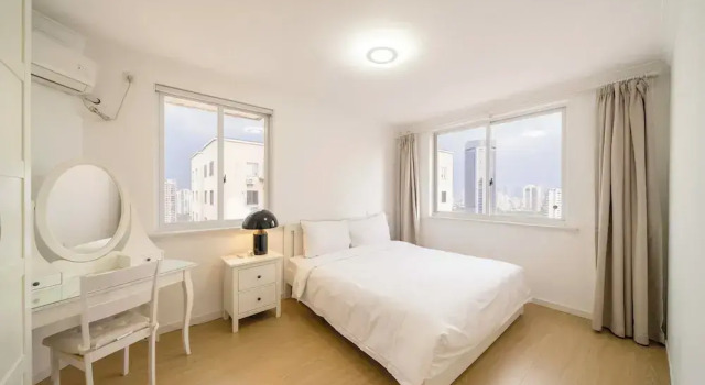 Tyms Xujiahui Premium 3BR 2BA APT, Varaa Bed and Breakfast Xuhui 