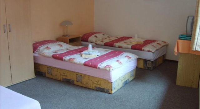 ABEN & HANA penzion, Reservar Hotel Modřice South Moravia, perto de CTPark Modřice