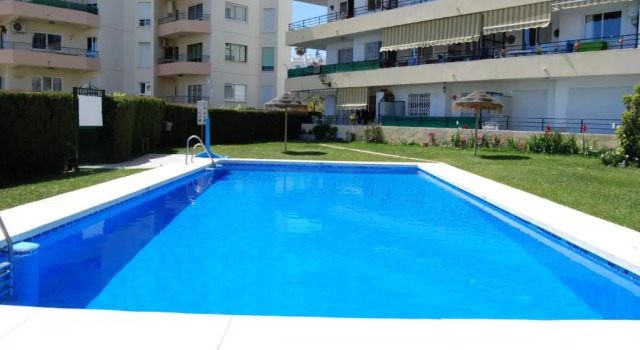 Апартаменты Tahiti Nerja Bluewater