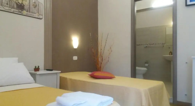 Standard Dreier Zimmer mit Balkon Cusmano Residence